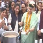 Lok Sabha polls: Kangana Ranaut offers prayers at Bhimakali temple, prepares, serves tea at Namo tea stall in Mandi | India News