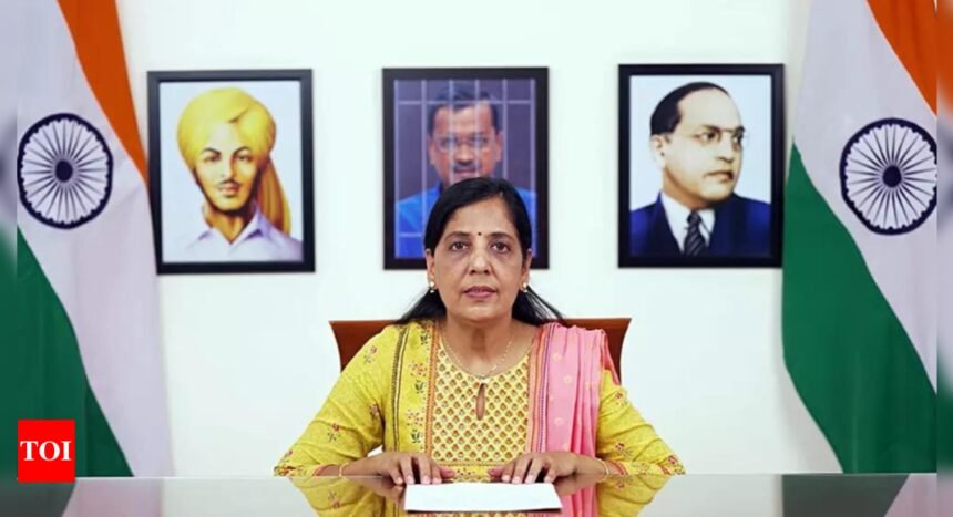 Sunita Kejriwal best person to keep AAP together: Saurabh Bharadwaj | India News
