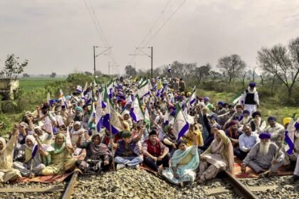 Farmers gather at Shambhu, Khanauri to mark 100 days of 'Delhi Chalo' protest | India News