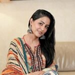Hina Khan diagnosed with stage three breast cancer, undergoing treatment