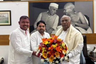 Independent Lok Sabha MP Vishal Patil extends support to Congress | India News