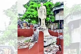 Gandhi statue uprooted to make way for clock tower | India News