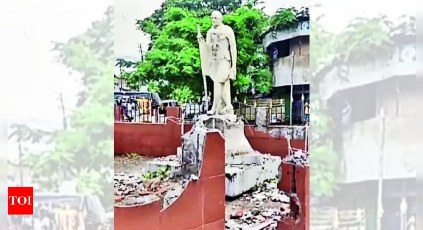 Gandhi statue uprooted to make way for clock tower | India News