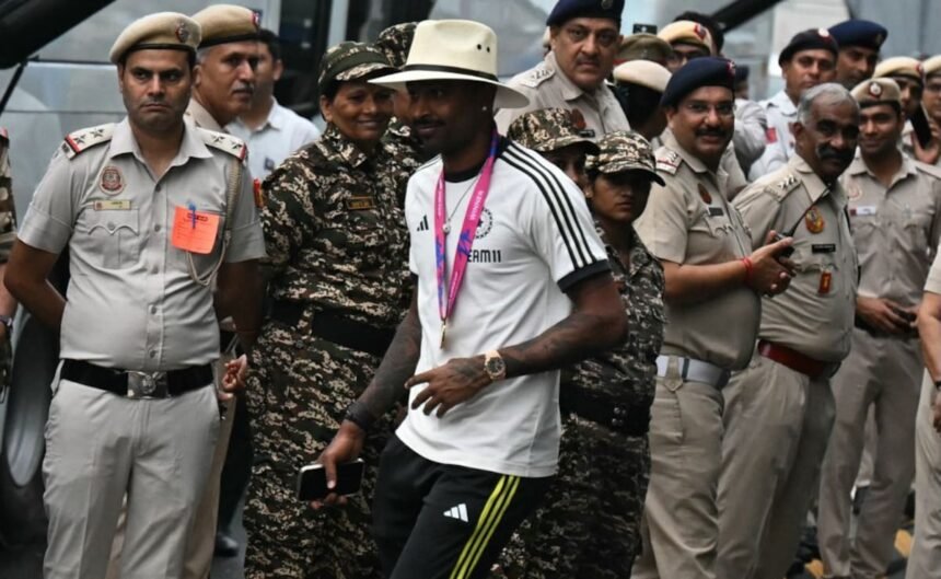 Hardik Pandya Turns Boos Into Cheer As Wankhede Stadium Crowd Chants His Name Ahead Of T20 World Cup 2024 Celebration - Watch