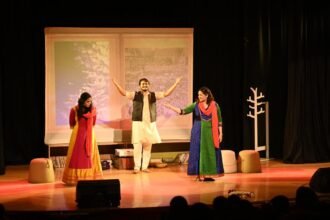 How the play Madhurav - Boru te Blog shines the spotlight on the Marathi language