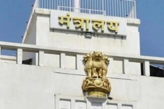 Man threatens to jump from 5th floor of Mantralaya building; held