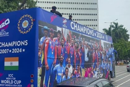 Open-top bus for Team India`s victory parade reaches Mumbai`s Marine Drive