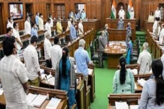 Delhi Assembly Session Live: मोदी जी बहुत ताकतवर; लेकिन भगवान नहीं, PM मोदी पर केजरीवाल का निशाना delhi assembly session 2024 atishi arvind kejriwal saurabh bjp aap spirited session mcd