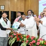 Soren distributes appointment letters to 498 officials after laying foundation stone of Jharkhand Bhavan in Navi Mumbai | India News