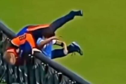 Faf Du Plessis Survives Big Injury Scare After Ball Boy Pulls Off 'WWE Move' On Him. Watch